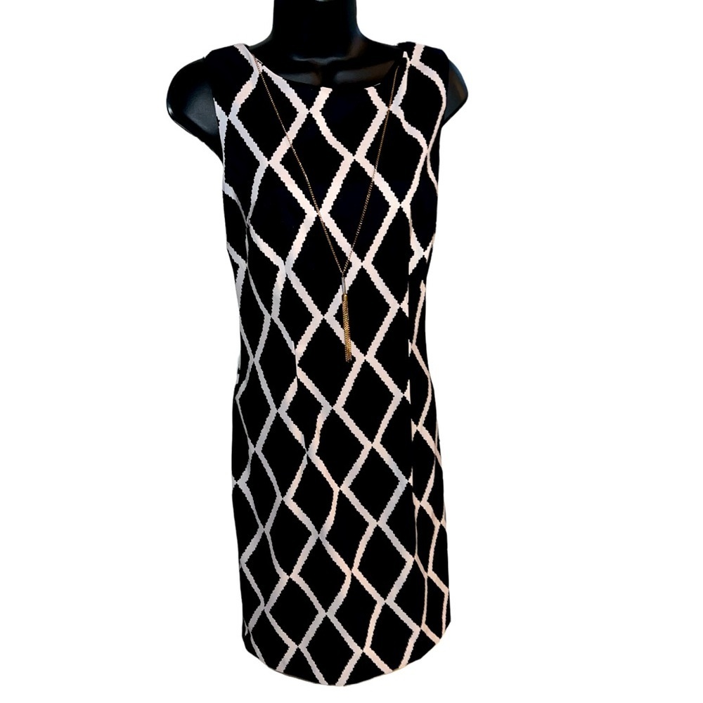 AB Studio Size 8 Women’s Black And White Stretch form fitted Dress